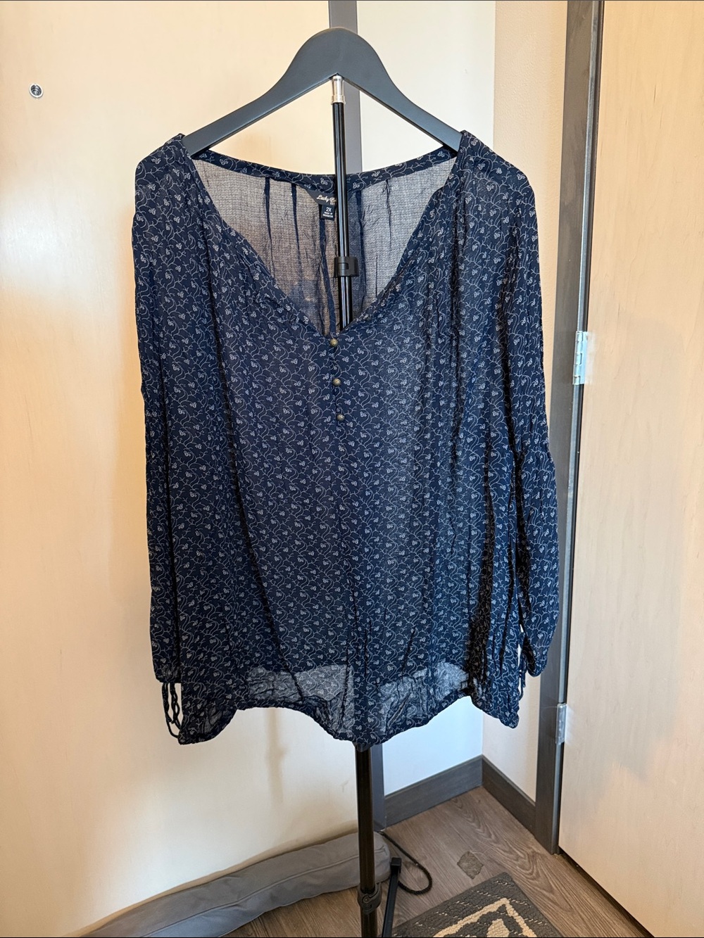 Lucky Brand Lightweight Navy Floral Peasant Top - Women